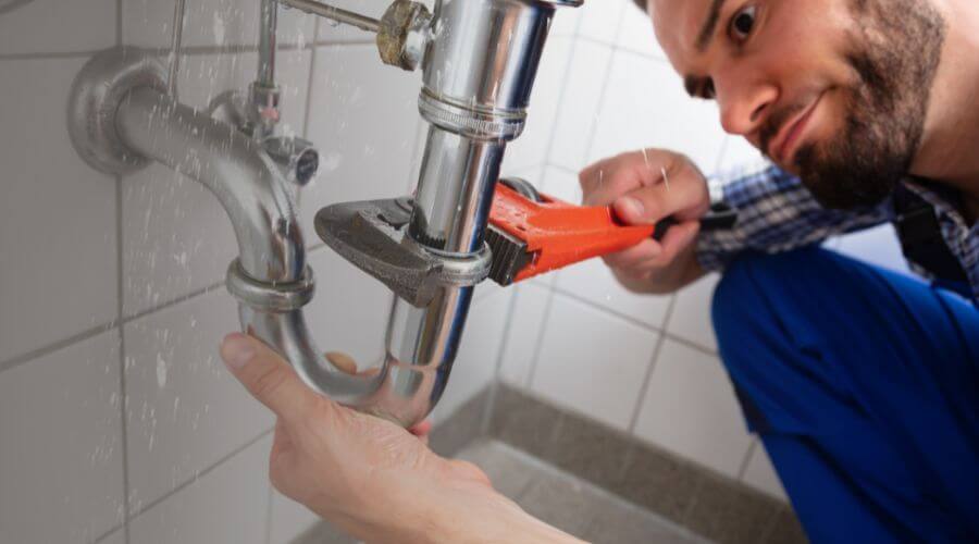 Expert burst pipe repair services in Yalaha, FL